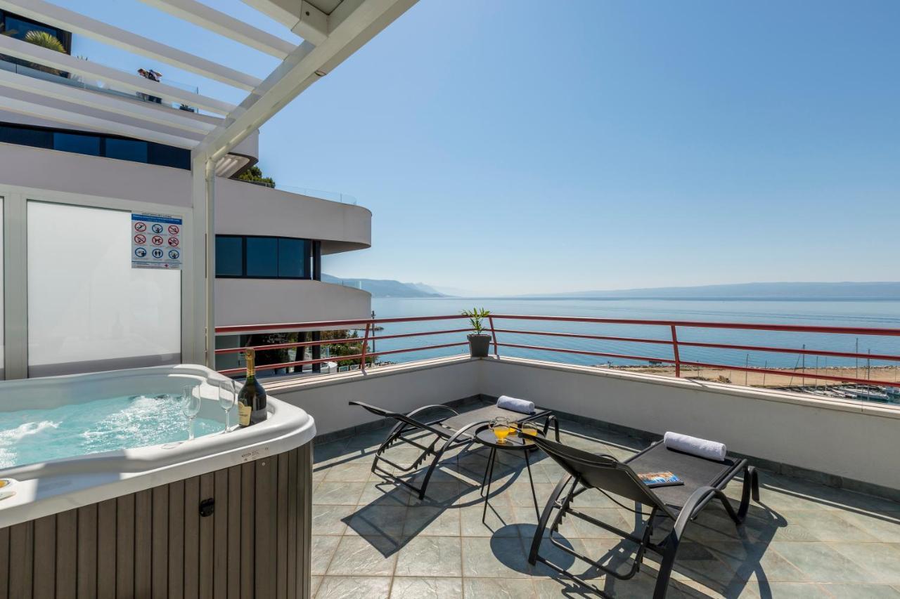 Apartamento Seaside Penthouse With Hot Tub Sky Living Split Exterior foto