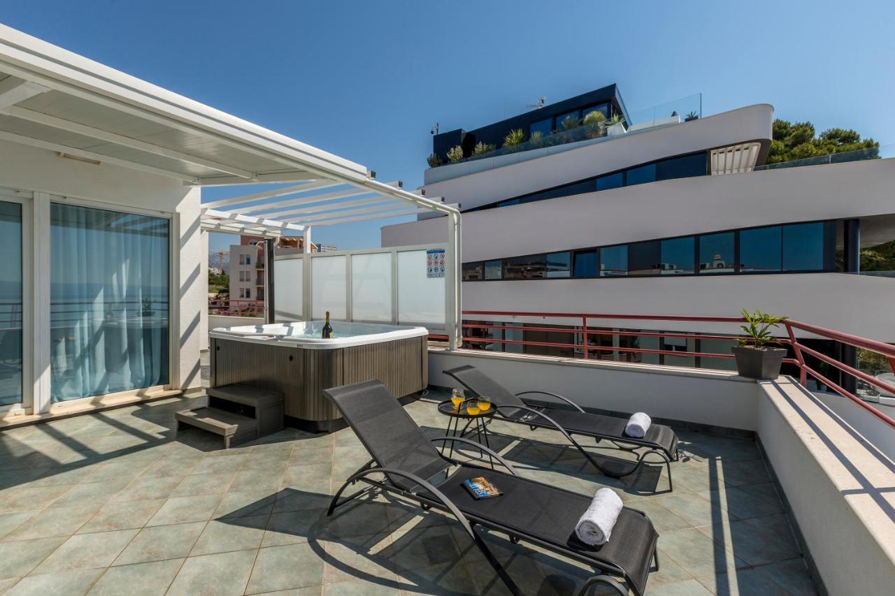 Apartamento Seaside Penthouse With Hot Tub Sky Living Split Exterior foto