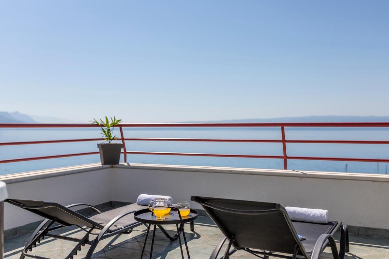 Apartamento Seaside Penthouse With Hot Tub Sky Living Split Exterior foto