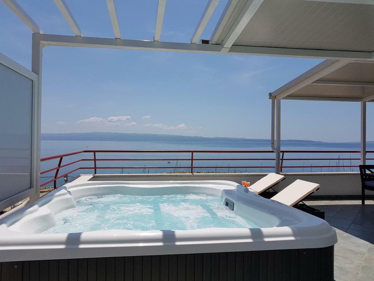 Apartamento Seaside Penthouse With Hot Tub Sky Living Split Exterior foto