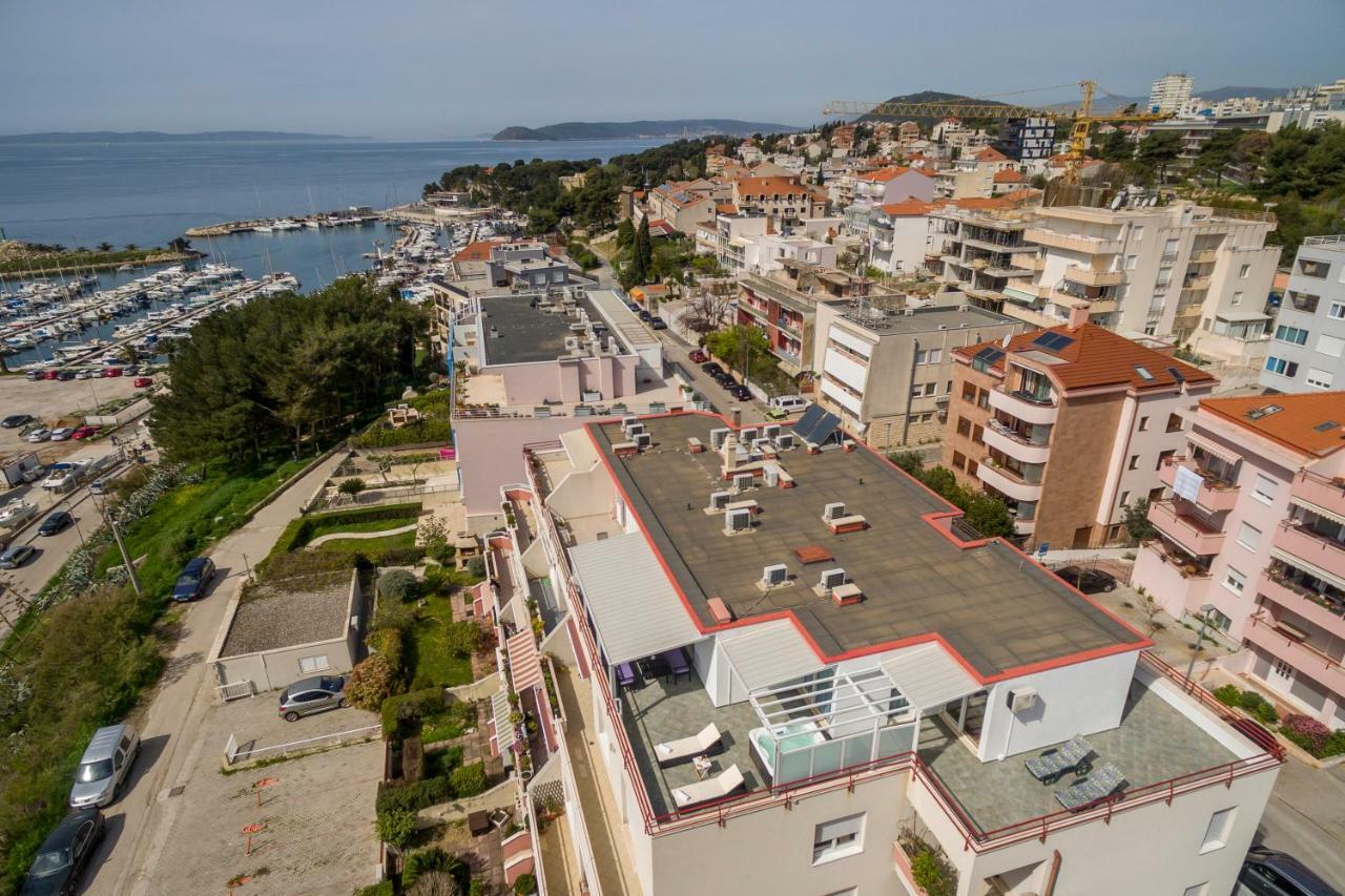 Apartamento Seaside Penthouse With Hot Tub Sky Living Split Exterior foto