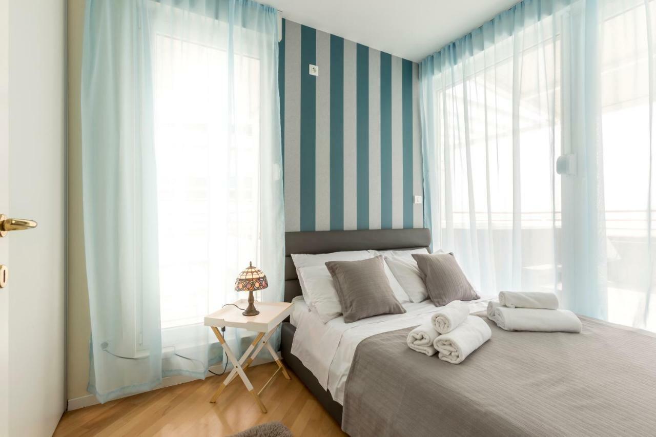 Apartamento Seaside Penthouse With Hot Tub Sky Living Split Exterior foto