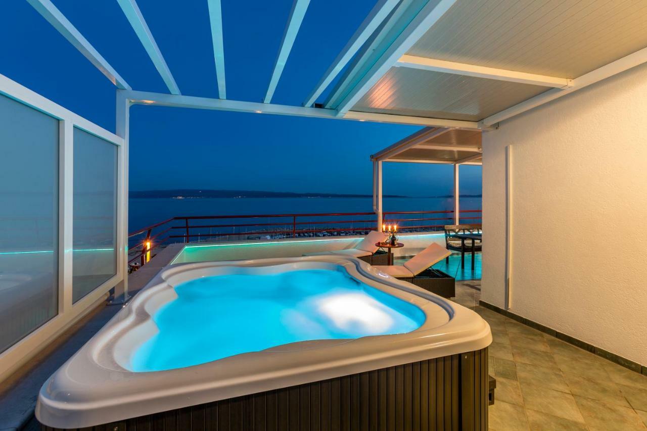 Apartamento Seaside Penthouse With Hot Tub Sky Living Split Exterior foto